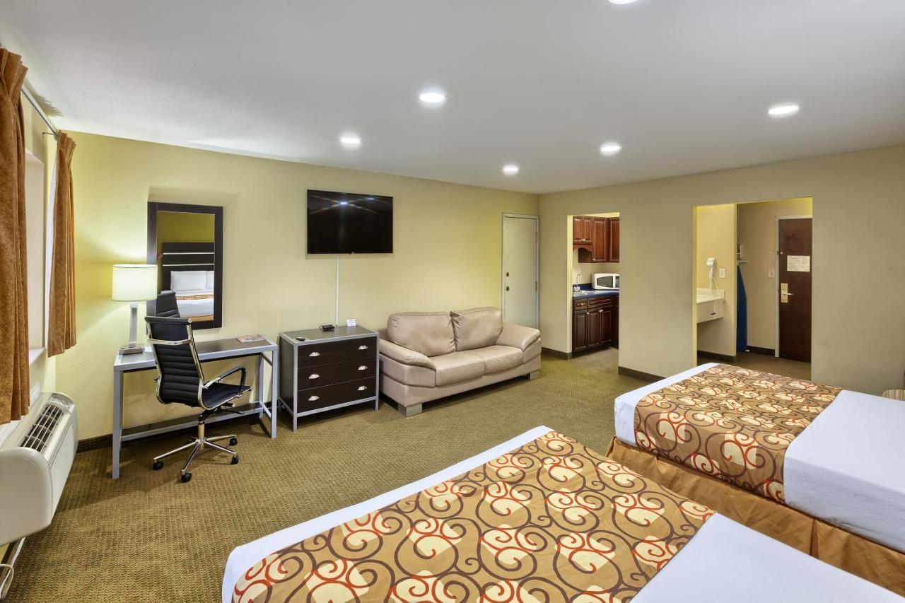 Country Hearth Inn Of Knightdale Exterior photo